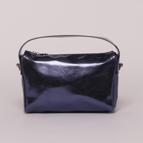 BORSA A MANO EFFETTO LAMINATO BLU