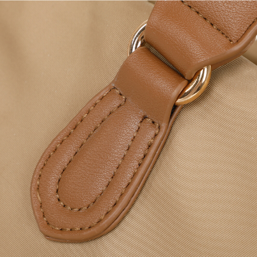 BORSA A SACCA IN NYLON CON DETTAGLI IN PU BEIGE