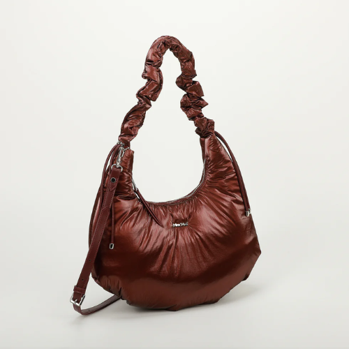 BORSA HOBO IN NYLON CON MANICO ARRICCIATO BORDEAUX