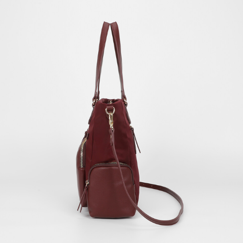 BORSA A SACCA IN NYLON CON DETTAGLI IN PU BURGUNDY