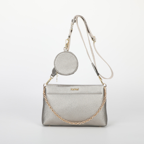 BORSA A TRACOLLA CON DETTAGLIO APPESO ORO