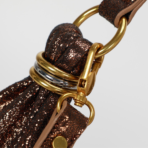 BORSA A SPALLA GRANDE CON ANELLI AI MANICI BRONZO