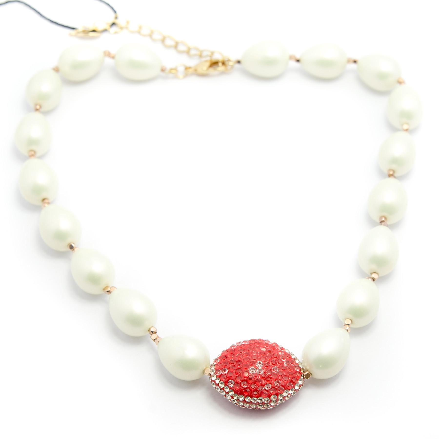 Collana girocollo di perle e ovale rosso con cristalli