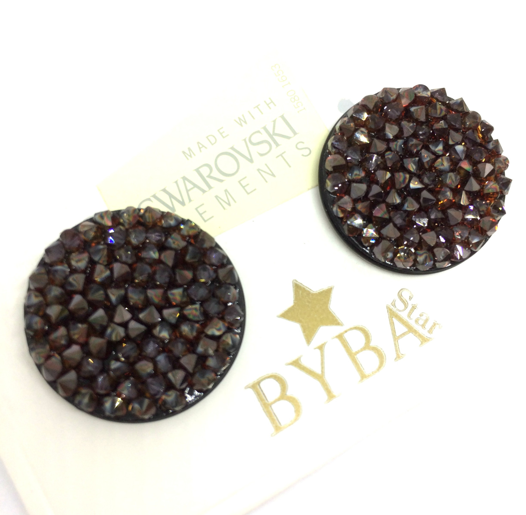 ORECCHINO A PERNO CON BOTTONE CON CRISTALLI SWAROVSKI BORDEAUX ART. BYBBO20889 