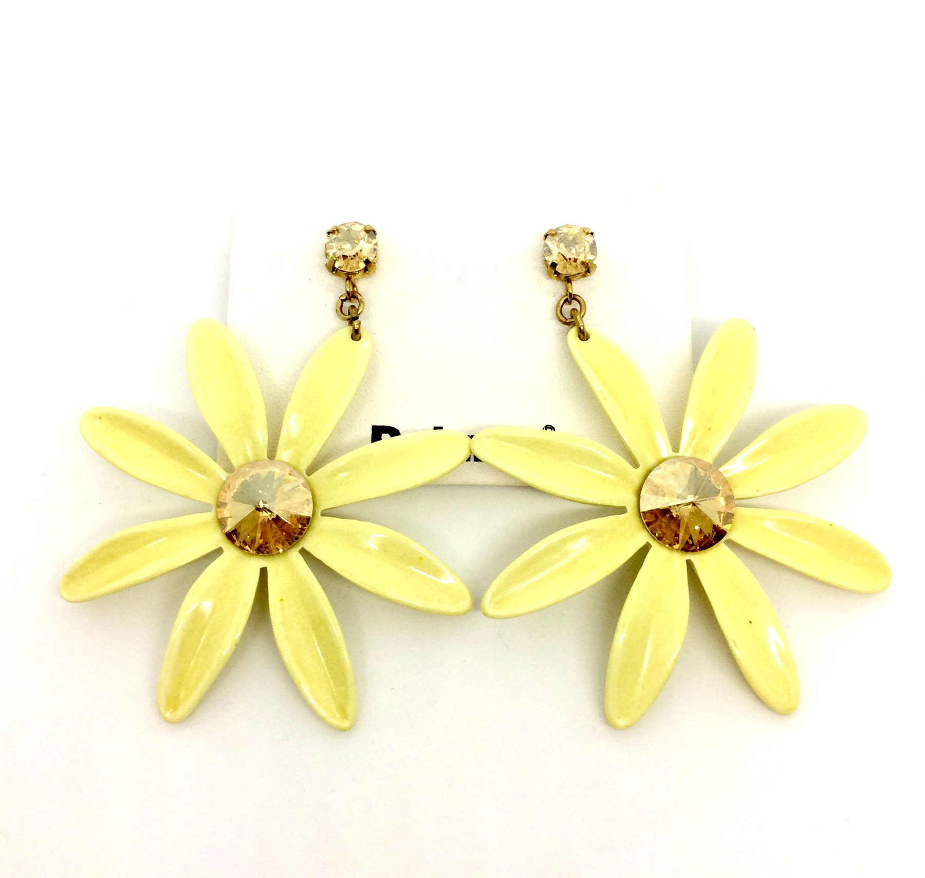 orecchino a perno con  fiore giallo  art. B000014