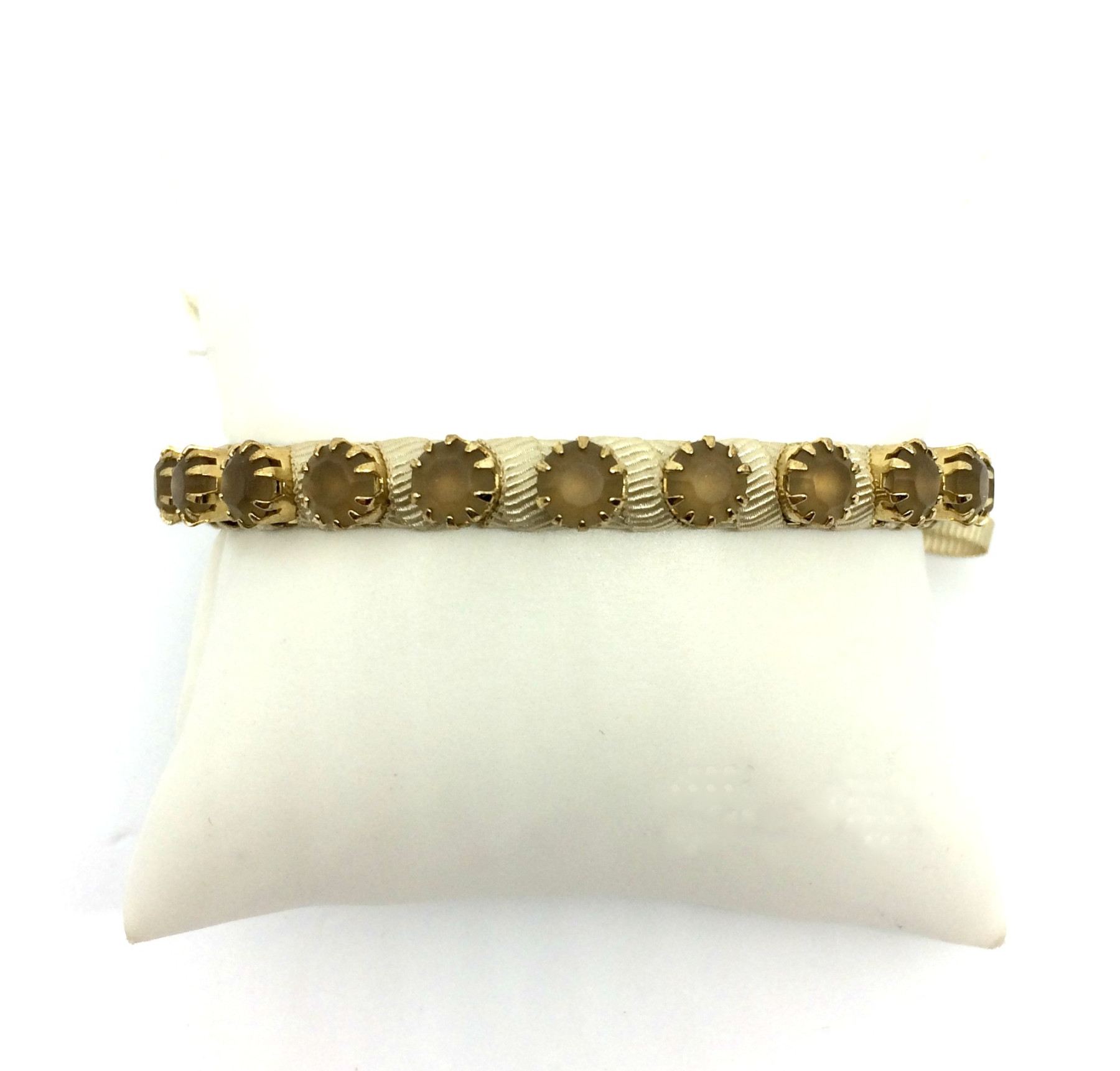 bracciale rigido regolabile con cristalli opachi e nastro beige art. B000076