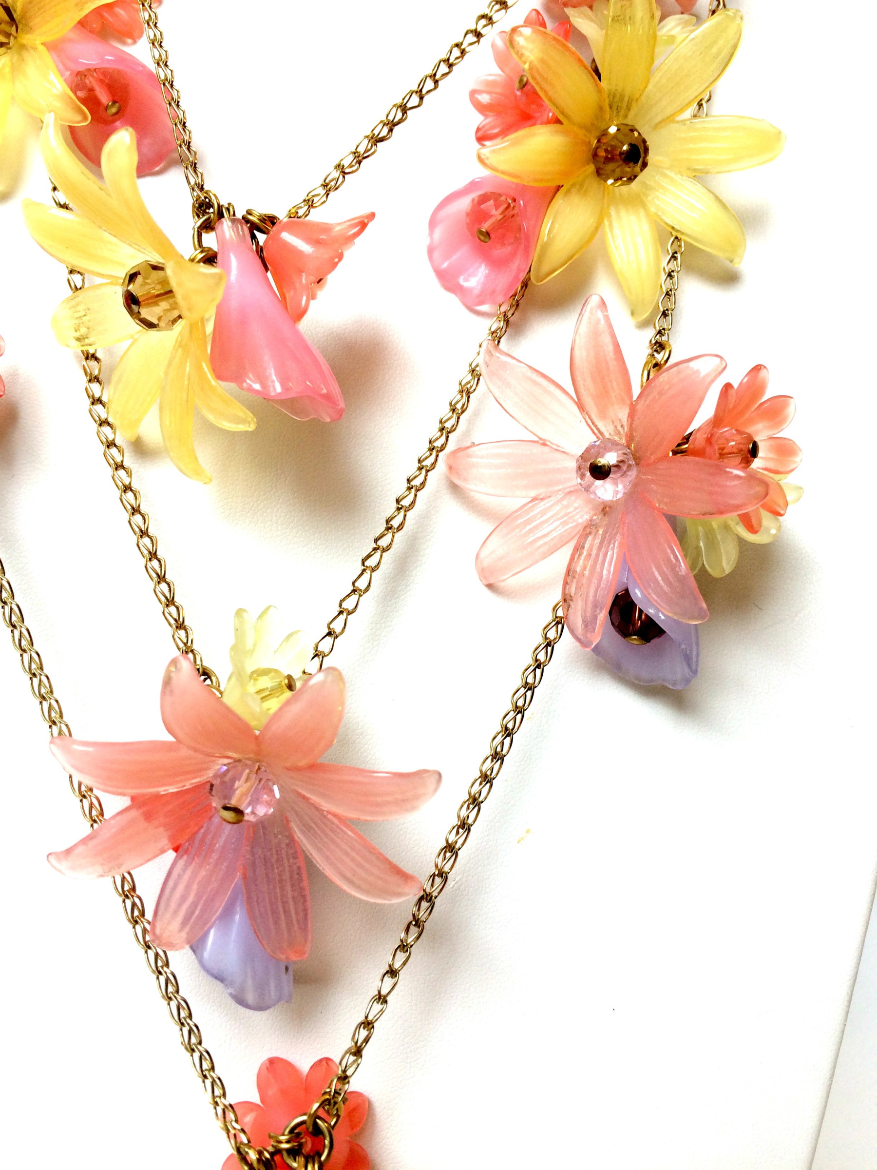 collana lunga multifilo con fiori in resina multicolor art. B000092