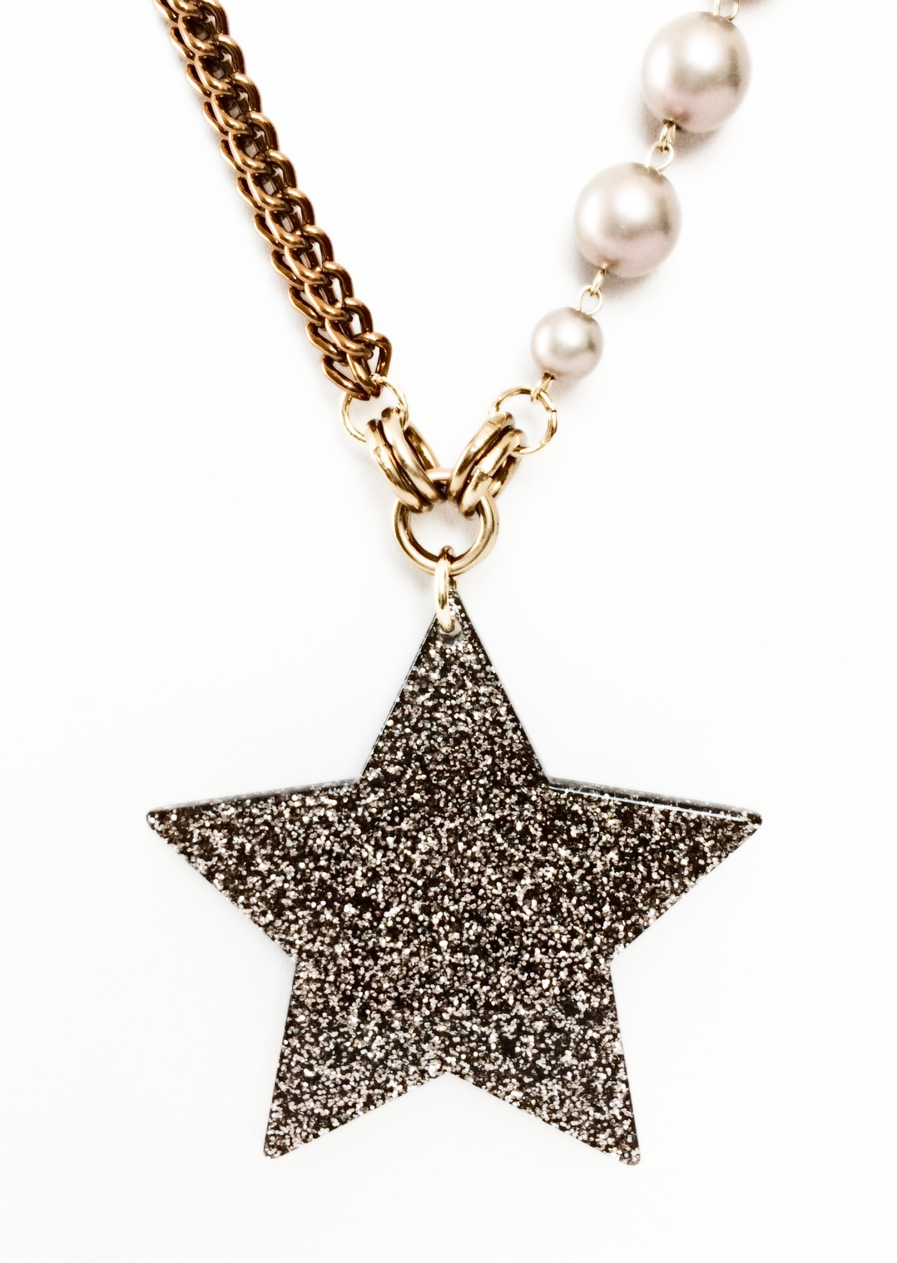 collana lunga con perle rosa cangianti e stella glitterata art. B000275