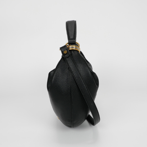 BORSA A SPALLA PICCOLA CON ANELLI AI MANICI NERO