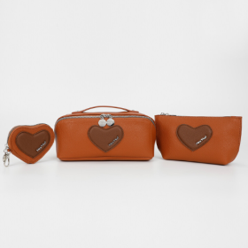 BEAUTY CASE SET DA 3 CON CUORE CUOIO/MORO