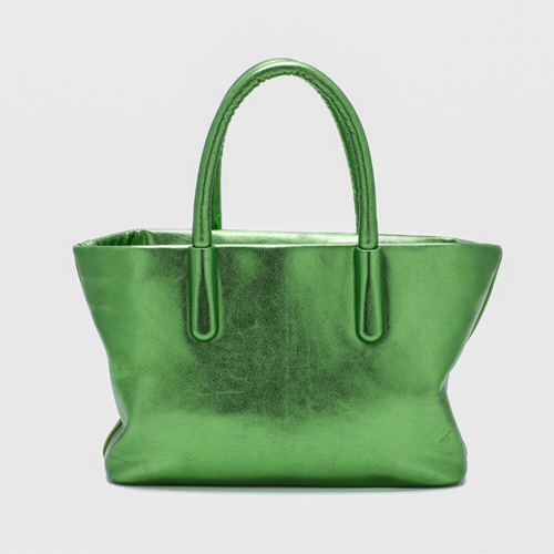 BORSA A MANO EFFETTO LAMINATO VERDE MENTA